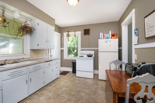 1608 Bank St, Kalamazoo MI 49001-2909 exterior