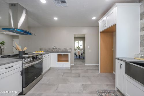 11100 Glenn St, Tucson AZ  85749-8845 exterior