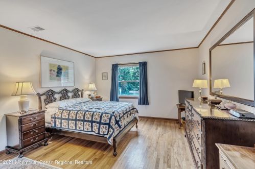 600 Edgemere Dr, Red Bank NJ 07711 exterior