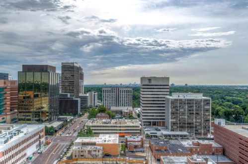 200 Brentwood Blvd, Saint Louis MO 63105-3713 exterior