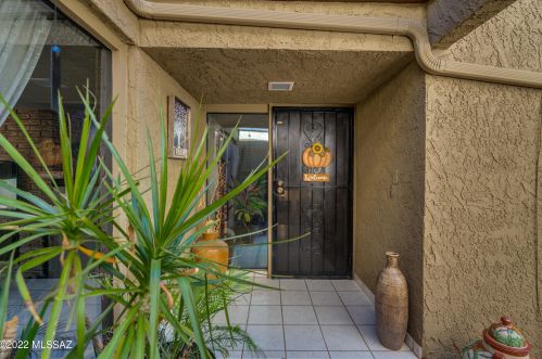 840 Placita Del Mirador, Tucson AZ  85718-1957 exterior