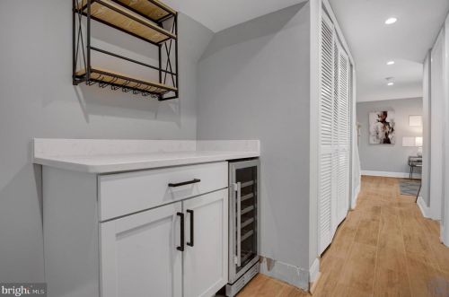 1116 Abbey Pl, Washington DC  20002-3416 exterior