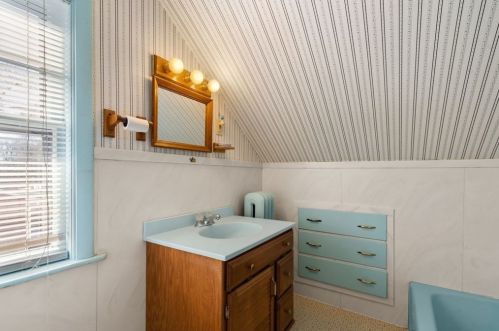 53 Chatanika Ave, Worcester MA 01602-1110 exterior