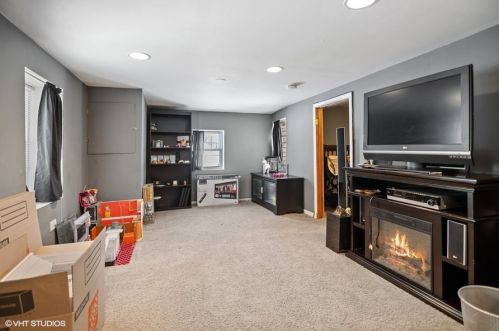 3636 Dickens Ave, Chicago IL 60647-3619 exterior