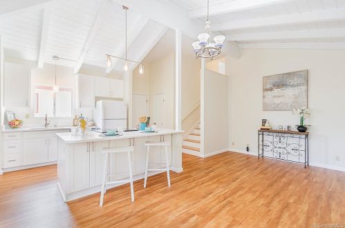 852 Kealahou St, Honolulu, HI 96825-2966