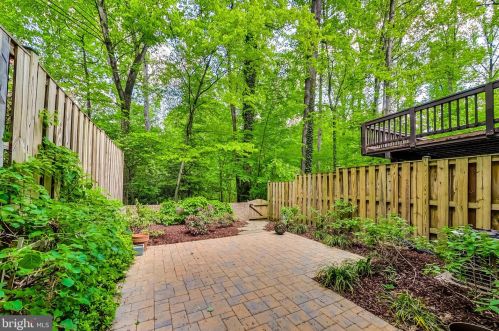 1537 Chatham Colony Ct, Herndon VA 20190-4203 exterior