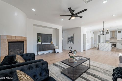 27002 23 Dr, Phoenix AZ 85085-4708 exterior