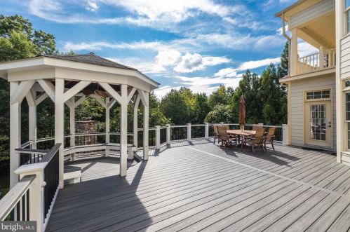 43235 Parkers Rdg Dr, Leesburg VA 20176-5108 exterior