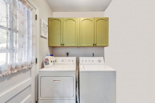 11 Maria Ct, Huntington Station NY 11746-2718 exterior