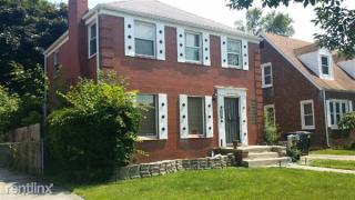 10760 Beaconsfield St, Detroit MI  48224-1738 exterior