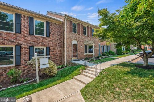 6040 Morgan Ct, Alexandria VA  22312-5514 exterior