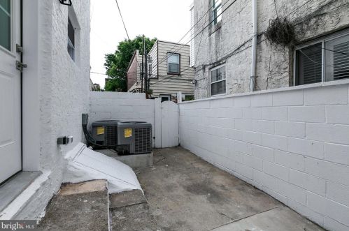 1604 10th St, Philadelphia PA  19148-1102 exterior