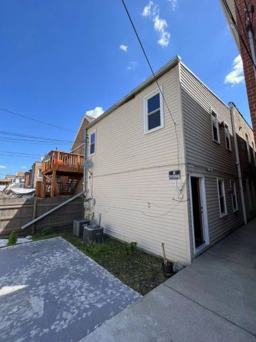 3824 Emerald Ave, Chicago IL 60609-4412 exterior