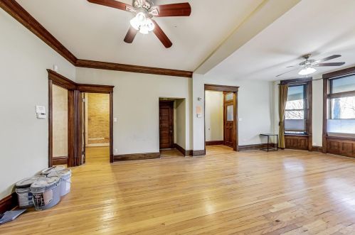 4053 Greenview Ave, Chicago IL 60626-4217 exterior