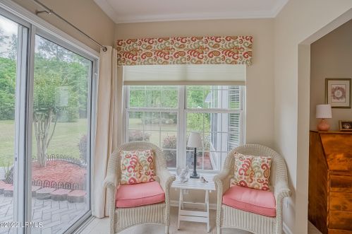 27 Crescent Creek Dr, Bluffton SC 29909-6211 exterior