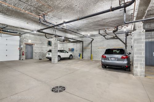 1111 Madison St, Chicago IL  60607-2011 exterior