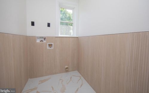 6627 Lincoln Dr, Philadelphia PA exterior