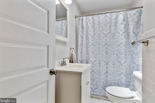 3333 Bowman St, Philadelphia PA 19129-1508 exterior