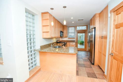 1028 18th St, Philadelphia PA  19146-2603 exterior