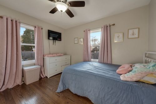 31 Ravenwood St, Springfield MA 01119-2202 exterior