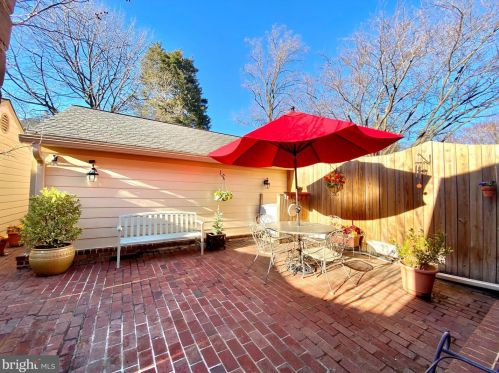 7308 Aynsley Ln, Mc Lean VA 22102-2931 exterior