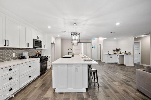 4225 34th Pl, Phoenix AZ  85018-4737 exterior