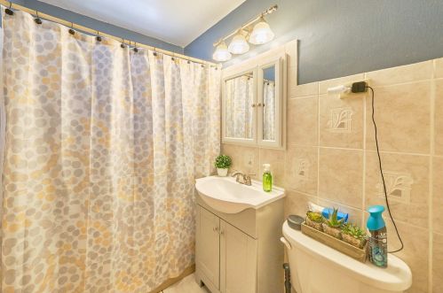 7961 Kildare Ave, Chicago IL 60652-2211 exterior