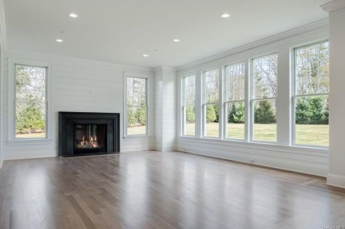 5 Hunter Dr, Armonk NY 10504-1228 exterior