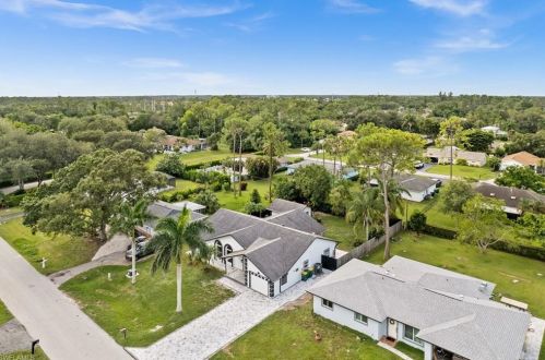 238 Willowick Dr, Naples FL 34110-1342 exterior