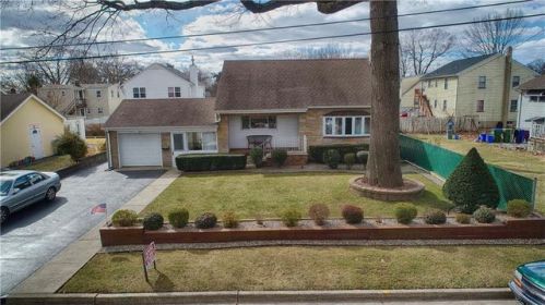 12 Lilac St, Edison NJ  08817-4254 exterior