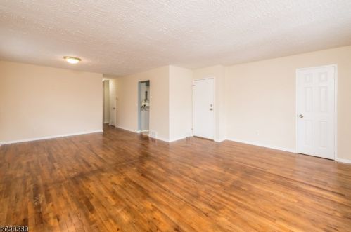 7 Lee Ct, Maplewood NJ  07040-3027 exterior