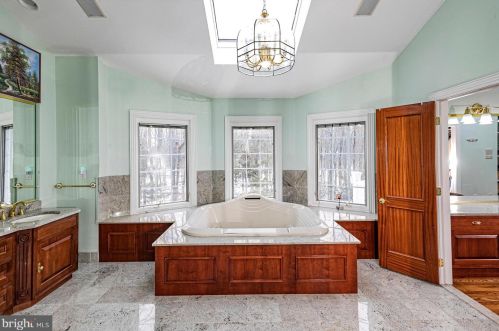 76 Pettit Pl, Princeton NJ 08540-7645 exterior