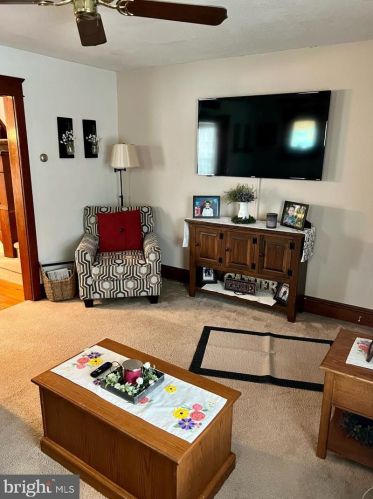 926 Walnut St, Limerick, PA 19468-2424