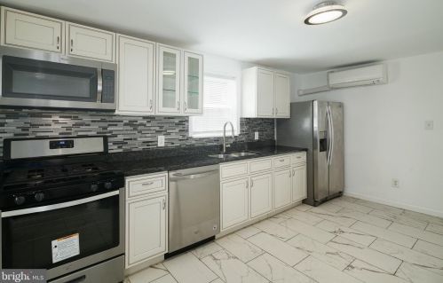 2645 Emerald St, Philadelphia PA 19134-2033 exterior