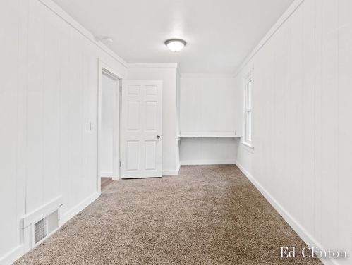 887 Barney Ave, Meskegon MI 49444-0017 exterior