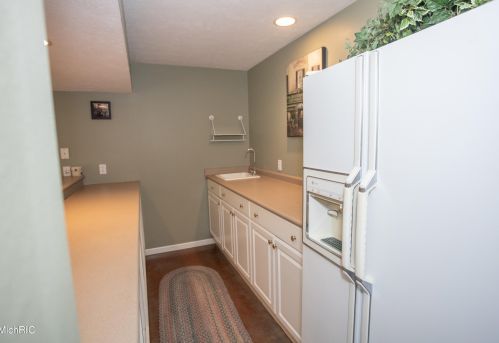 21259 Madison Ave, Big Rapids MI 49307-9754 exterior