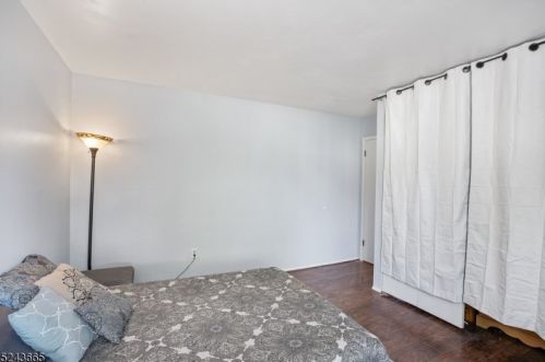 684 Irvington Ave, Maplewood NJ 07040-1623 exterior