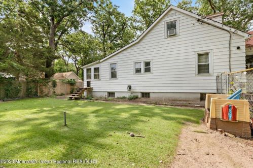 603 Veterans Hwy, Jackson Twp NJ  08527-3730 exterior