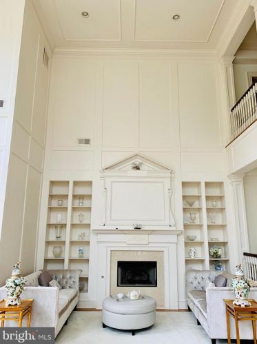 1289 Ballantrae Farm Dr, Mc Lean VA 22101-3027 exterior