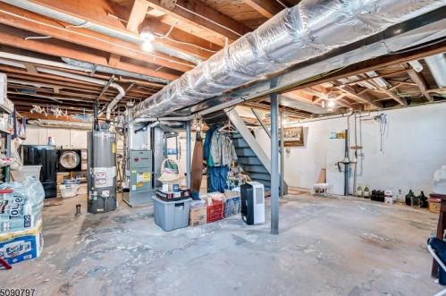 57 Francis St, Iselin NJ 08830-1121 exterior