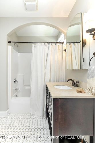 715 Audubon Rd, East Lansing MI 48823-3003 exterior