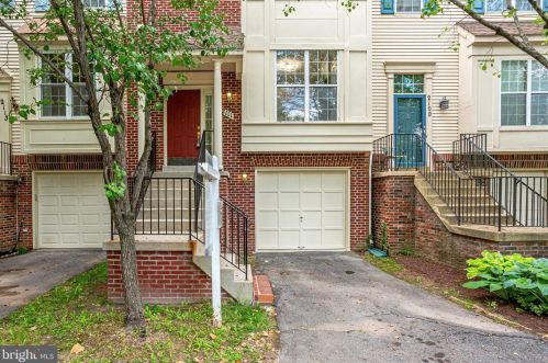 2111 Cambridge Park Ct, Silver Spring, MD 20902-4351