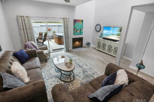 5524 Driftwood St, Oxnard CA  93035-1039 exterior