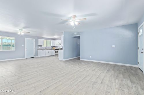 2925 42nd Ave, Phoenix AZ  85019-4323 exterior