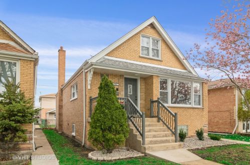 5904 59th St, Chicago IL 60629-3620 exterior