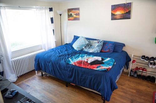 11 King Philip St, Providence RI 02909-5718 exterior