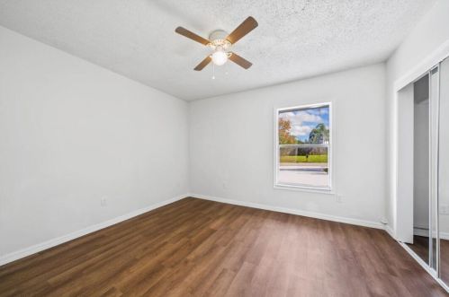 1702 Hampshire Ln, Fort Pierce FL 34953-2046 exterior