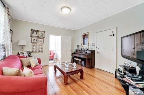 361 Jersey Ave, Fairview NJ 07022-1204 exterior