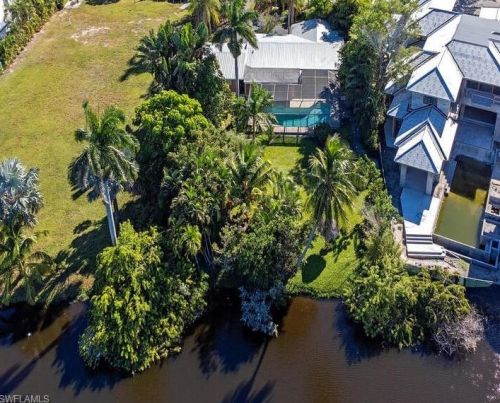 649 Bougainvillea Rd, Naples FL 34102-5545 exterior