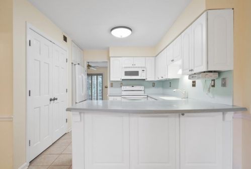 1673 Executive Park Ln, Atlanta GA 30329-3132 exterior